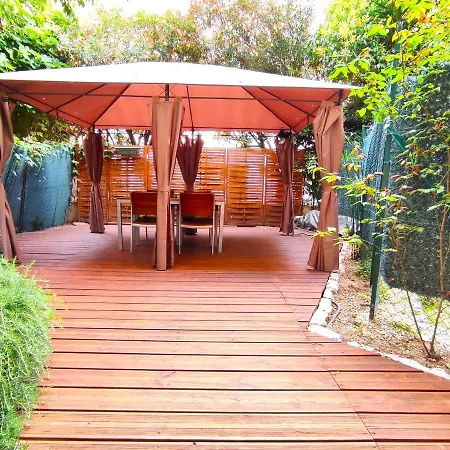 Garden Level Nearby Apartment