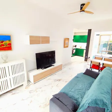 Apartamento Garden Level Nearby *